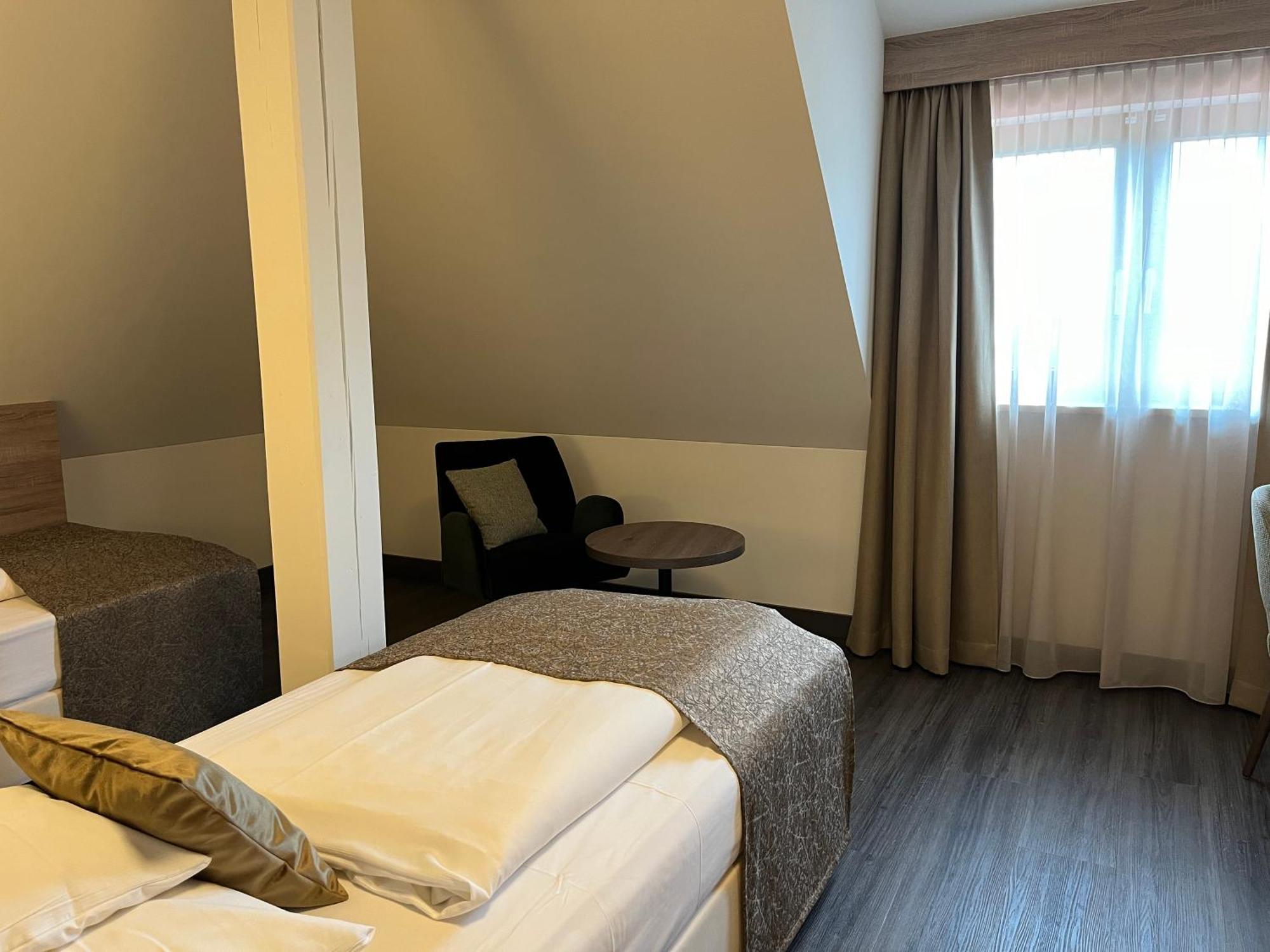 Flair Park Hotel Ильсхофен Экстерьер фото