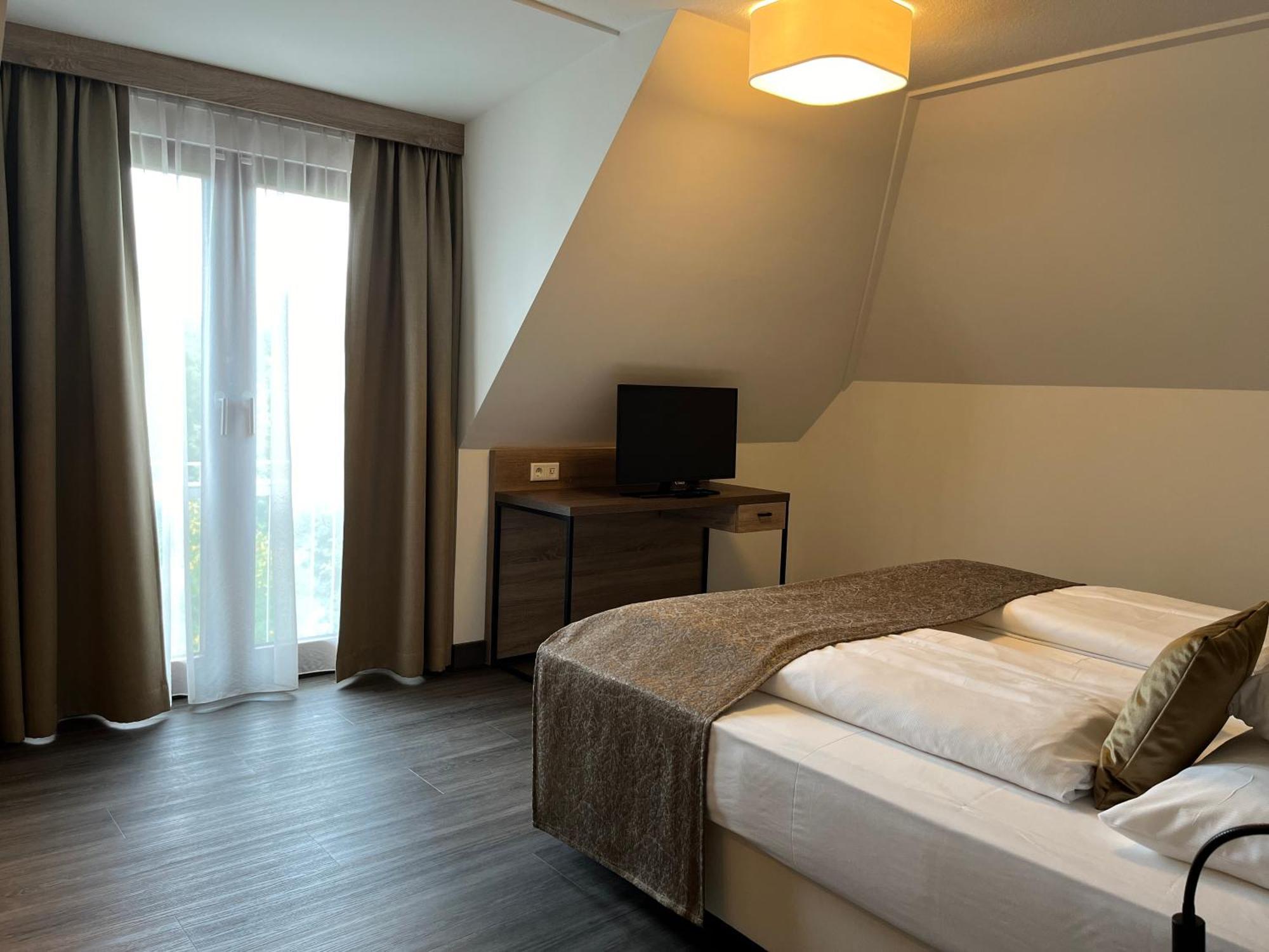 Flair Park Hotel Ильсхофен Экстерьер фото