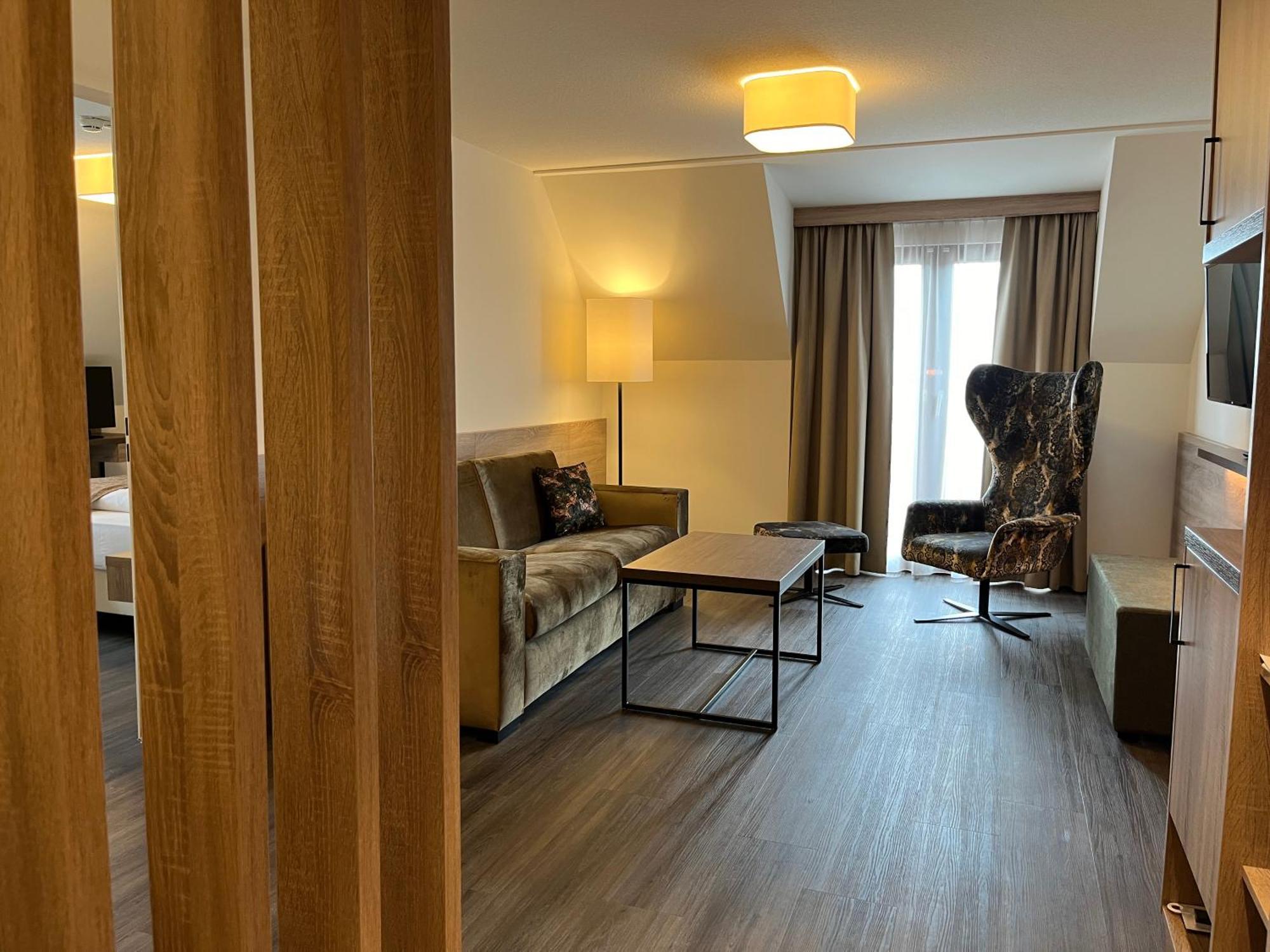 Flair Park Hotel Ильсхофен Экстерьер фото