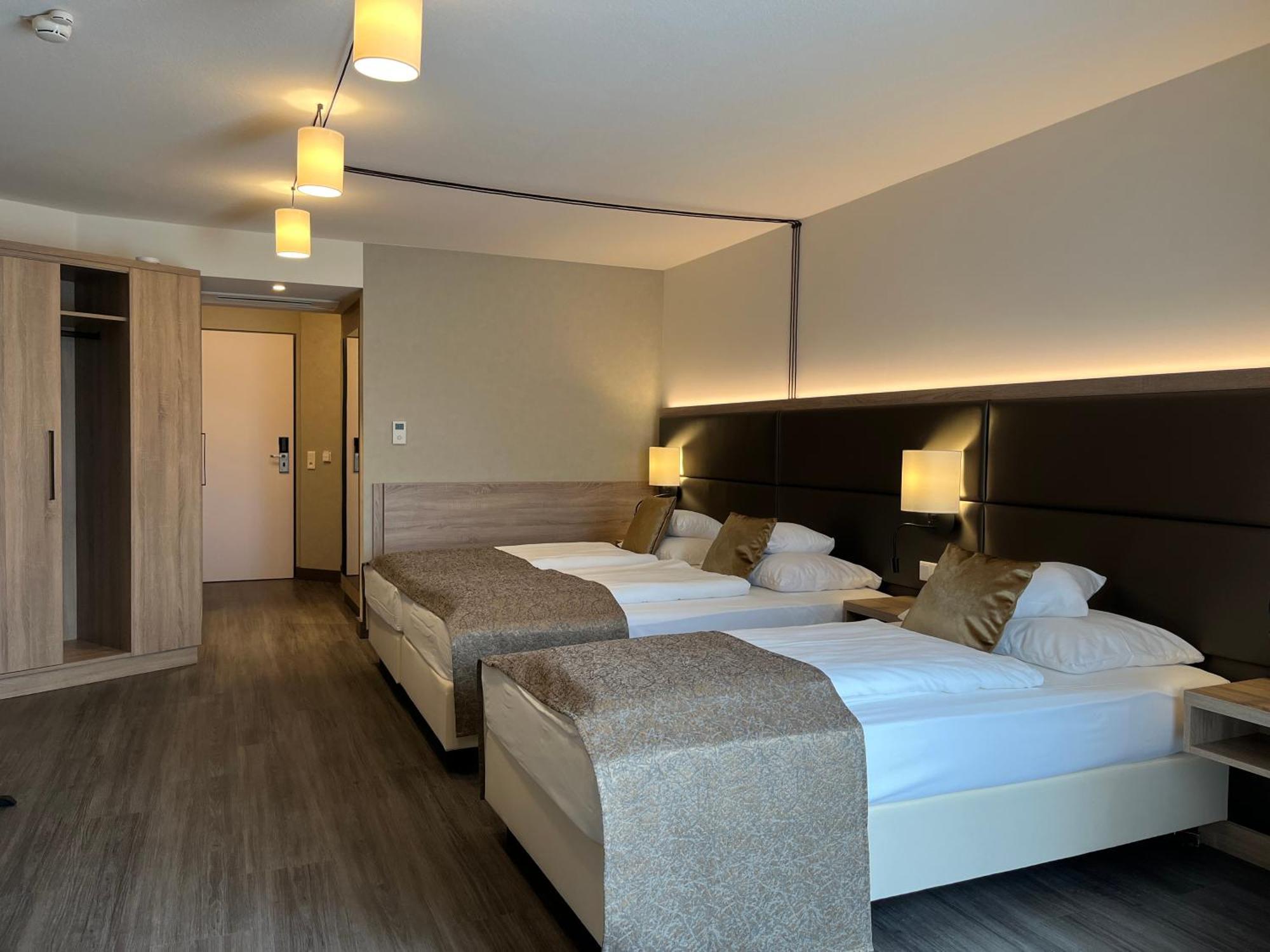Flair Park Hotel Ильсхофен Экстерьер фото