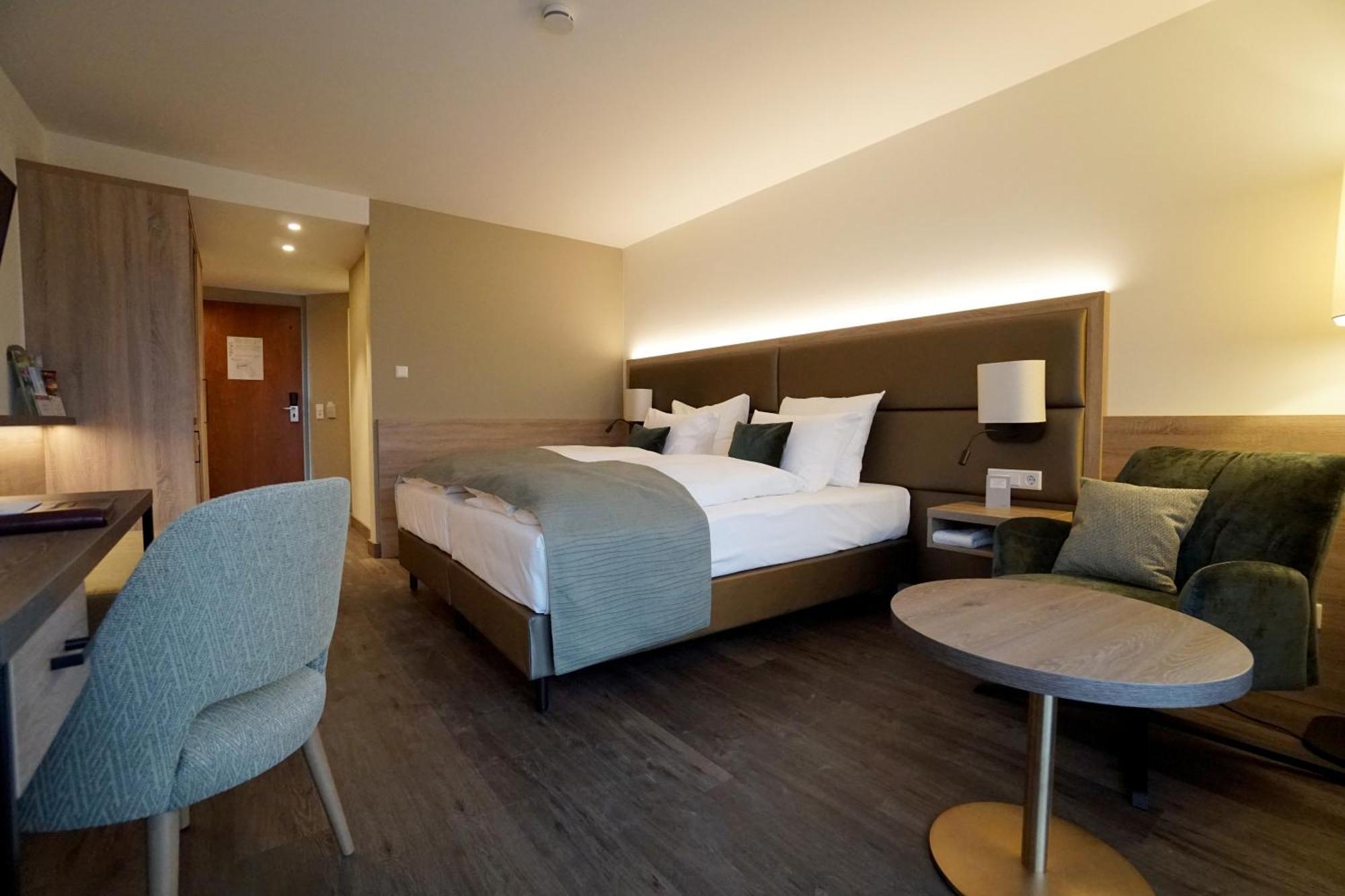 Flair Park Hotel Ильсхофен Экстерьер фото