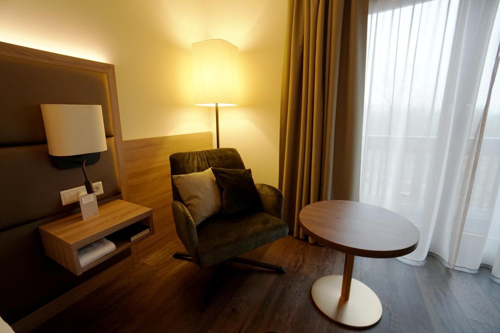 Flair Park Hotel Ильсхофен Экстерьер фото
