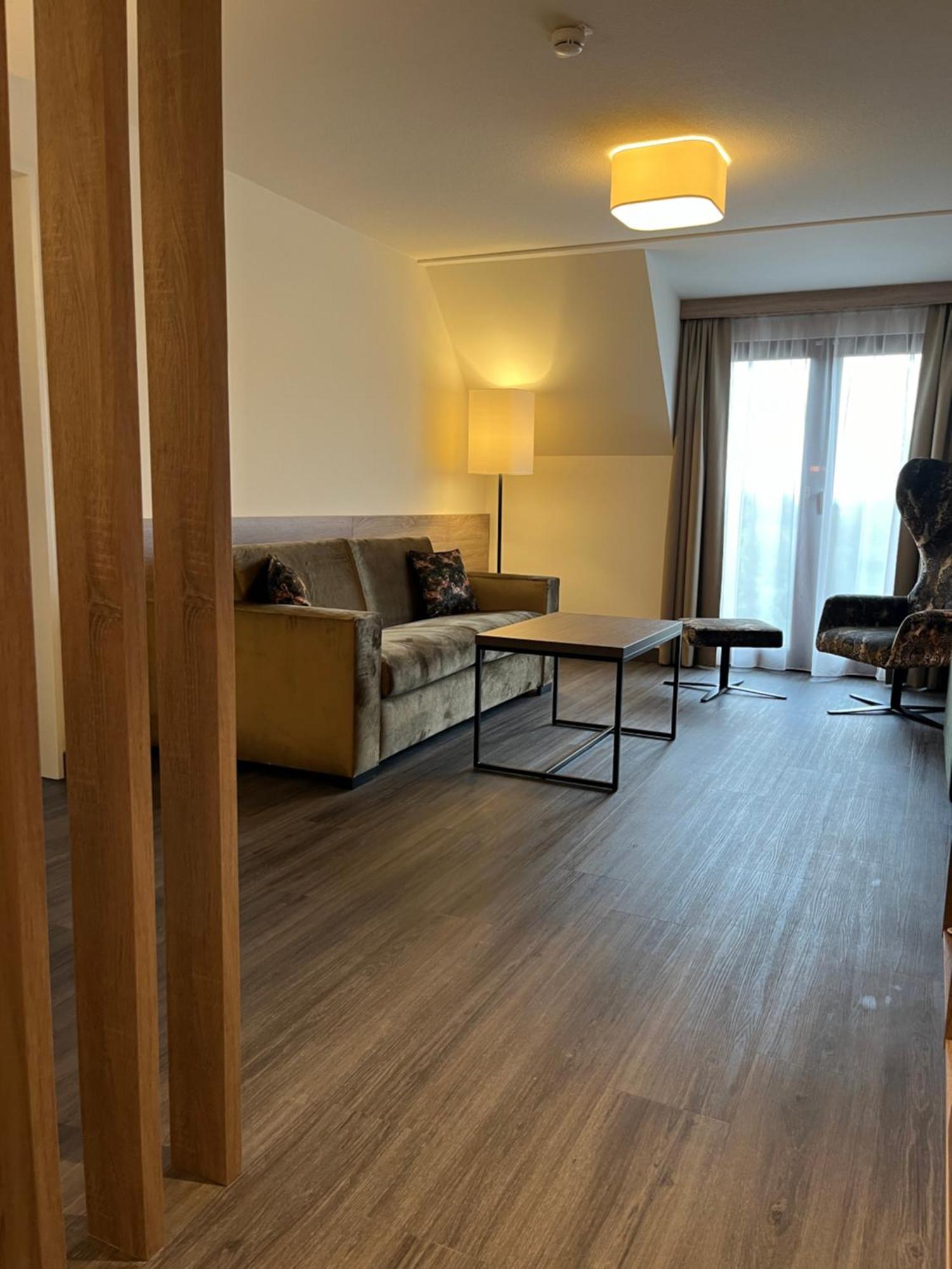 Flair Park Hotel Ильсхофен Экстерьер фото