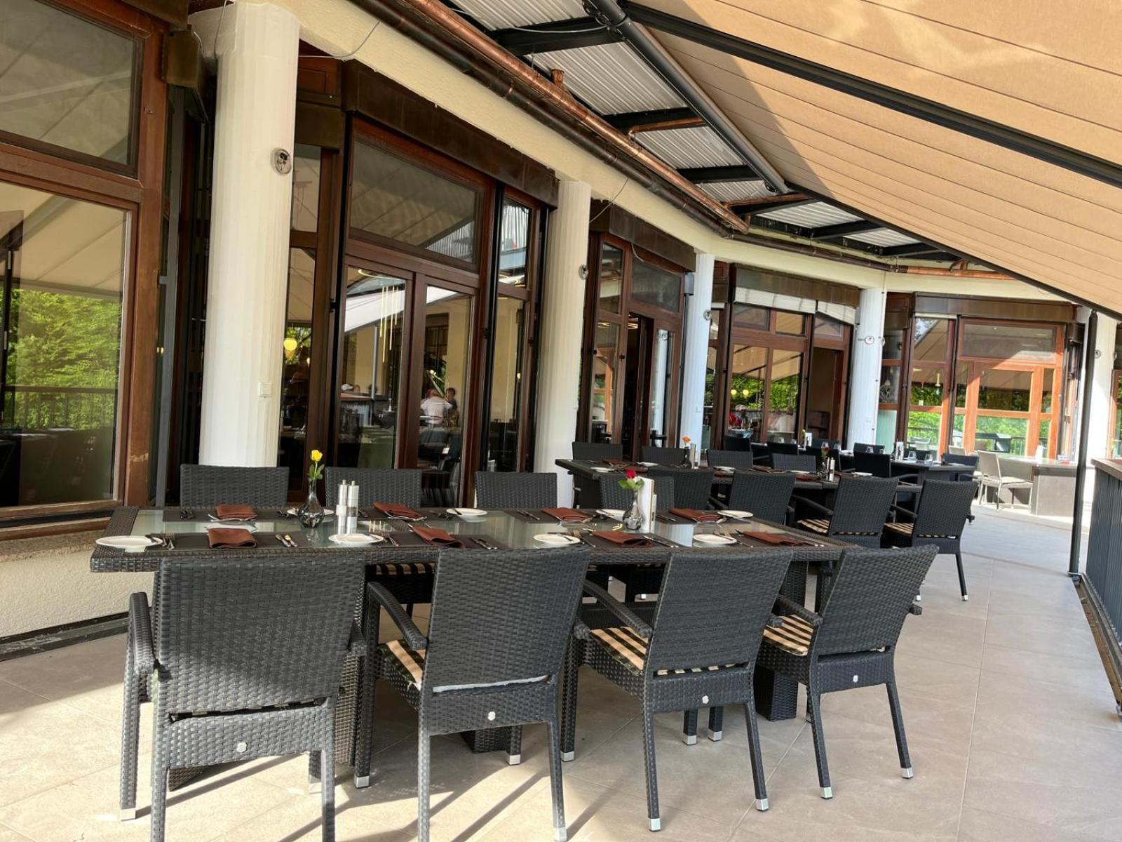 Flair Park Hotel Ильсхофен Экстерьер фото