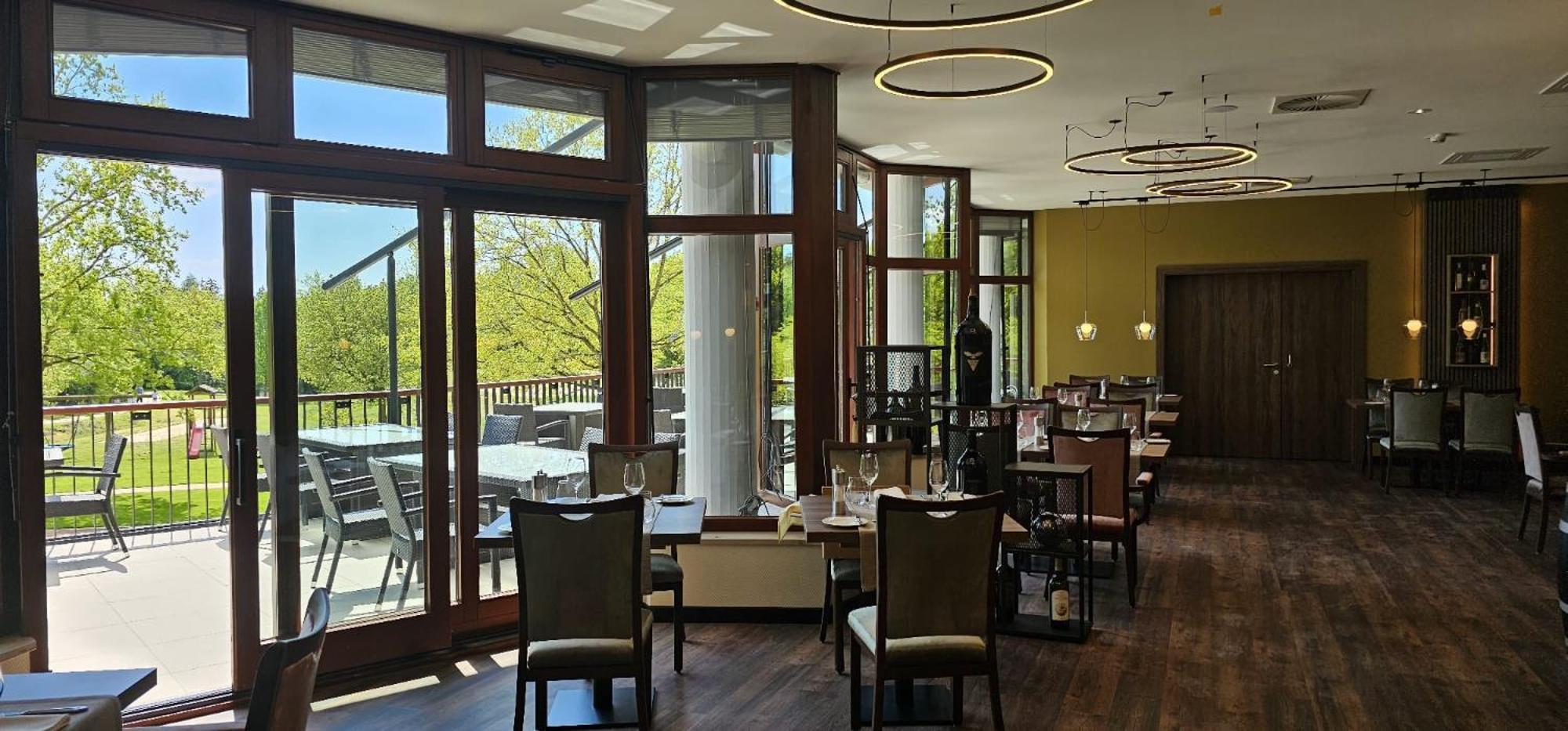 Flair Park Hotel Ильсхофен Экстерьер фото