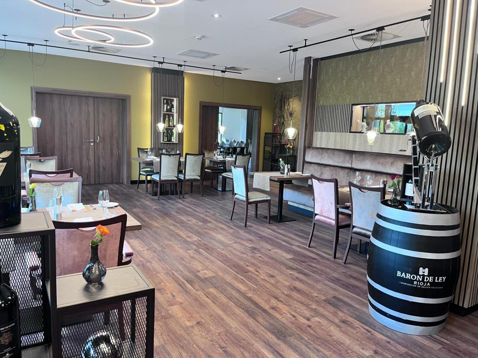 Flair Park Hotel Ильсхофен Экстерьер фото