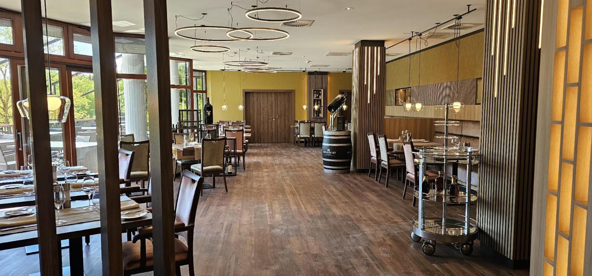 Flair Park Hotel Ильсхофен Экстерьер фото