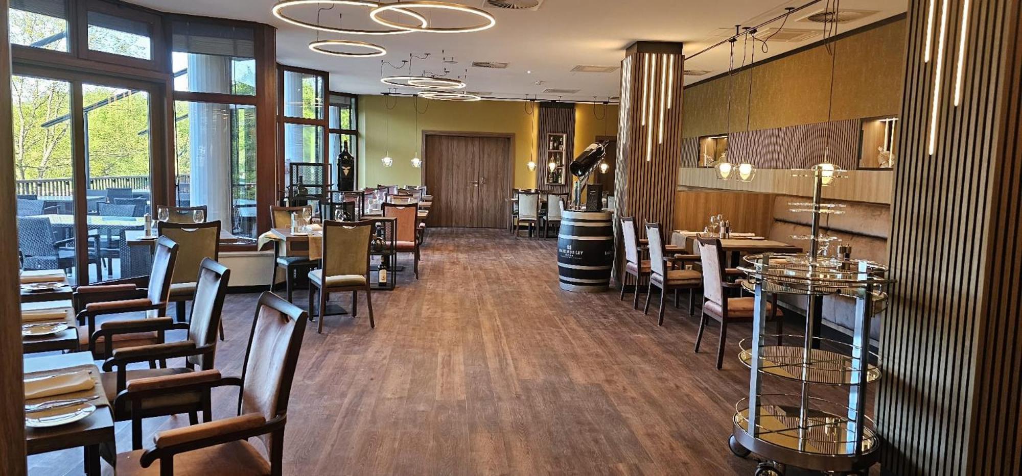 Flair Park Hotel Ильсхофен Экстерьер фото
