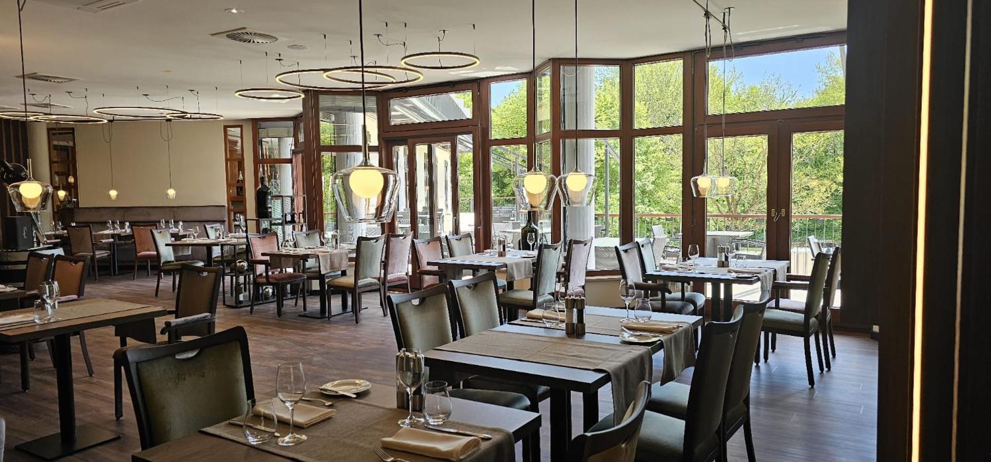 Flair Park Hotel Ильсхофен Экстерьер фото